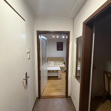 Visnjik-free Parking